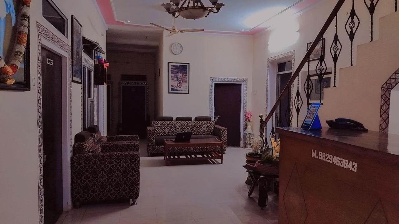 Tiger Guest House 萨瓦伊马多普尔 外观 照片